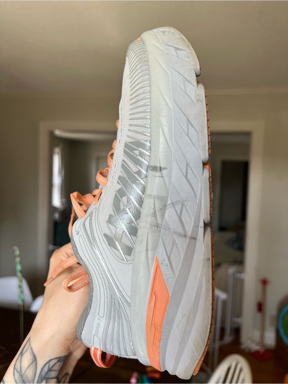 Hoka Bondi 7 Women's Light Gray and Peach Running Shoes - Picture 7 of 12